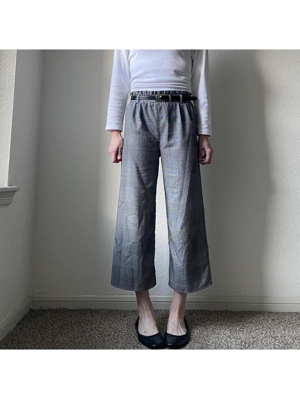Low rise - mid rise wide leg flare plaid grey chino pants
